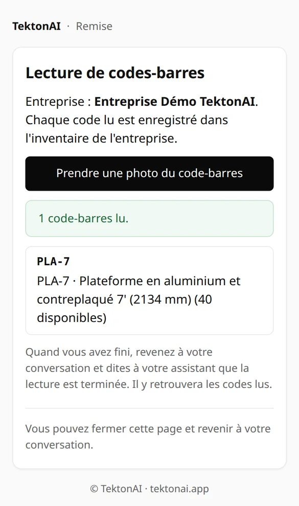 Page de lecture au téléphone : le bouton « Prendre une photo du code-barres », le message « 1 code-barres lu. » et la pièce reconnue, PLA-7, Plateforme en aluminium et contreplaqué 7’ (2134 mm), avec 40 disponibles